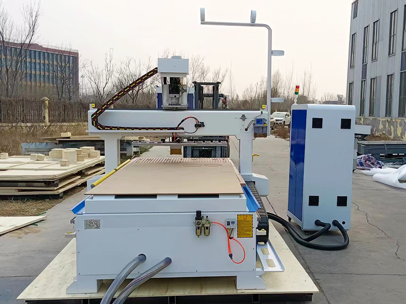 4x8直排式自動換刀數(shù)控雕刻機(jī)