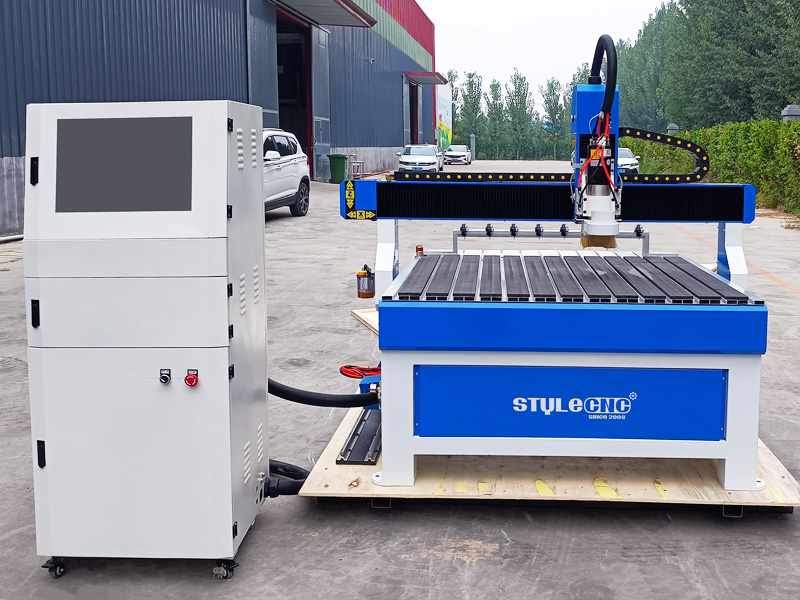 適合初學(xué)者的帶換刀裝置的4x4數(shù)控雕刻機(jī)工作臺套件