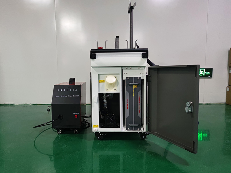 三合一手持式激光焊接、清洗、切割機(jī)