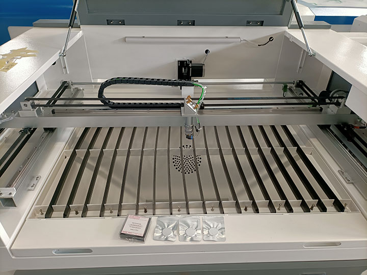 入門(mén)級(jí) CO2 業(yè)余愛(ài)好 適合初學(xué)者的激光切割機(jī)