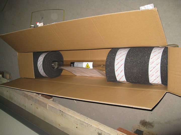 中國可再生能源投資集團(tuán) CO2 激光管 80W, 90W, 100W, 130W, 150W, 180W 中國可再生能源投資集團(tuán) CO2 激光管 80W, 90W, 100W, 130W, 150W, 180W