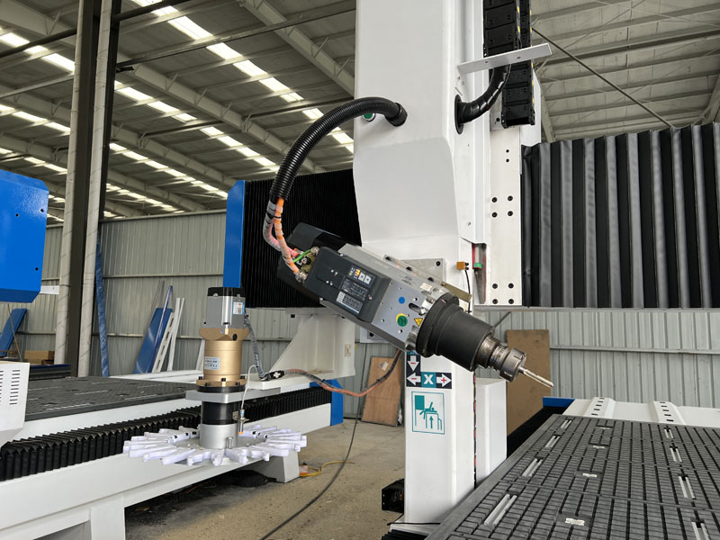 工業(yè)級(jí)四軸數(shù)控木工雕刻機(jī)帶圓盤自動(dòng)換刀裝置