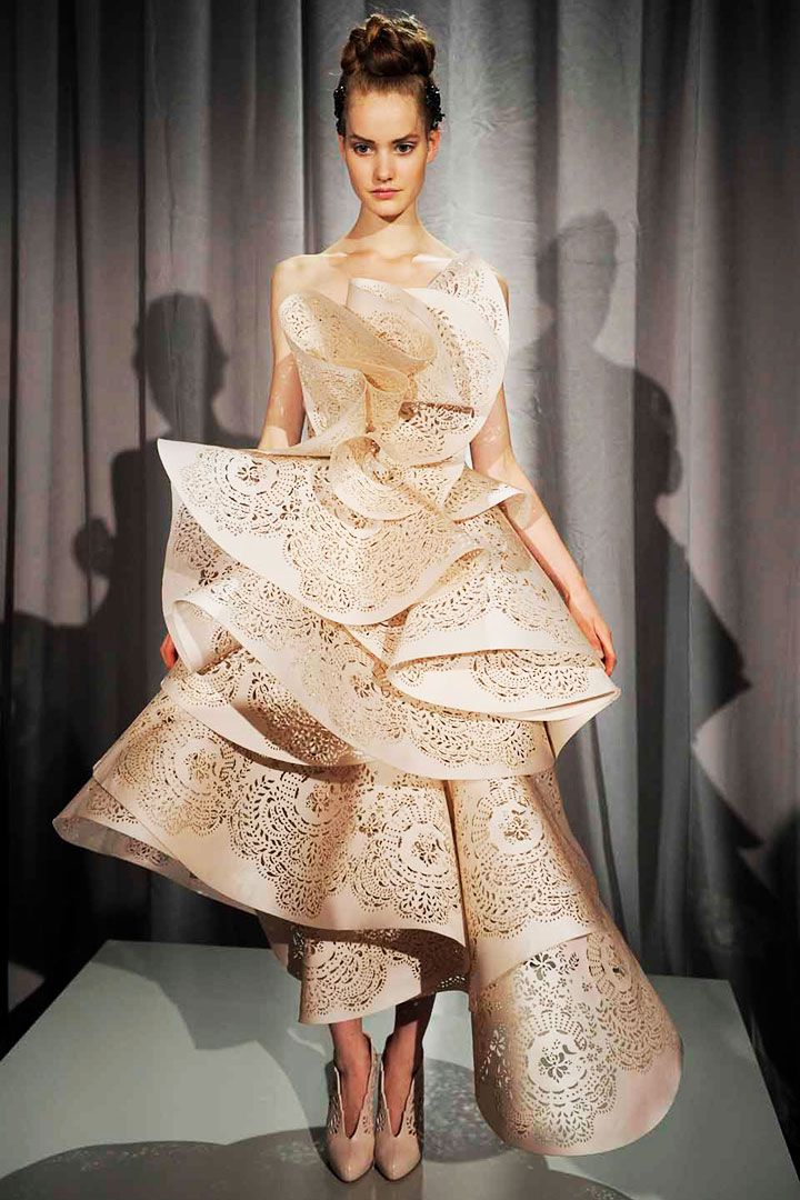 用于服裝裁剪項(xiàng)目的織物激光切割機(jī)