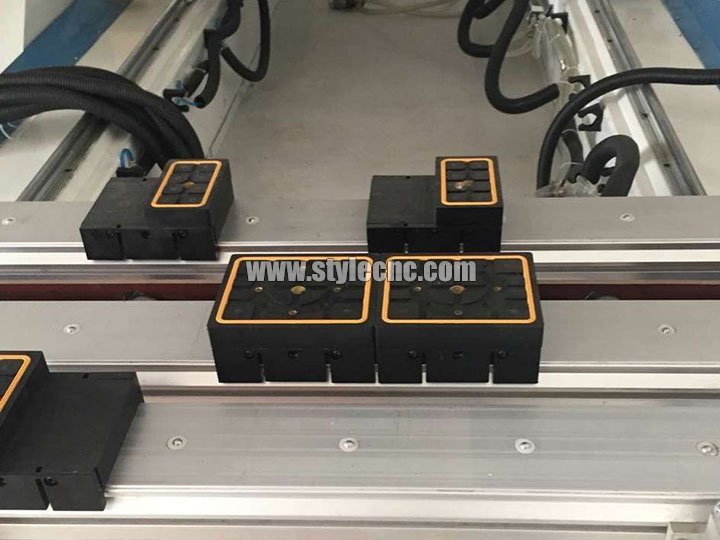 用于家具銑削、切割、鉆孔的 PTP數控雕刻機