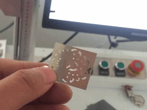 30W 光纖激光打標(biāo)機(jī) 0.5mm 長條切割