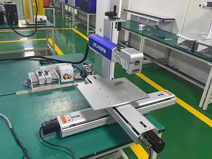 2025年最佳預算光纖激光雕刻機，帶 XY 移動工作臺