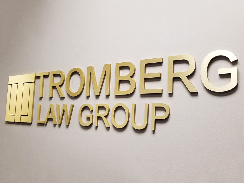 光纖激光切割黃銅標(biāo)牌