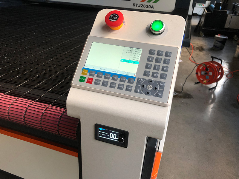 全自動 CO2 服裝、服飾、服飾用激光切割機