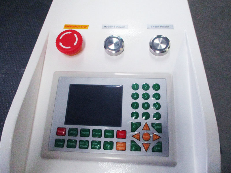 最佳預(yù)算 CO2 適用于金屬、丙烯酸、木材的激光切割機(jī)