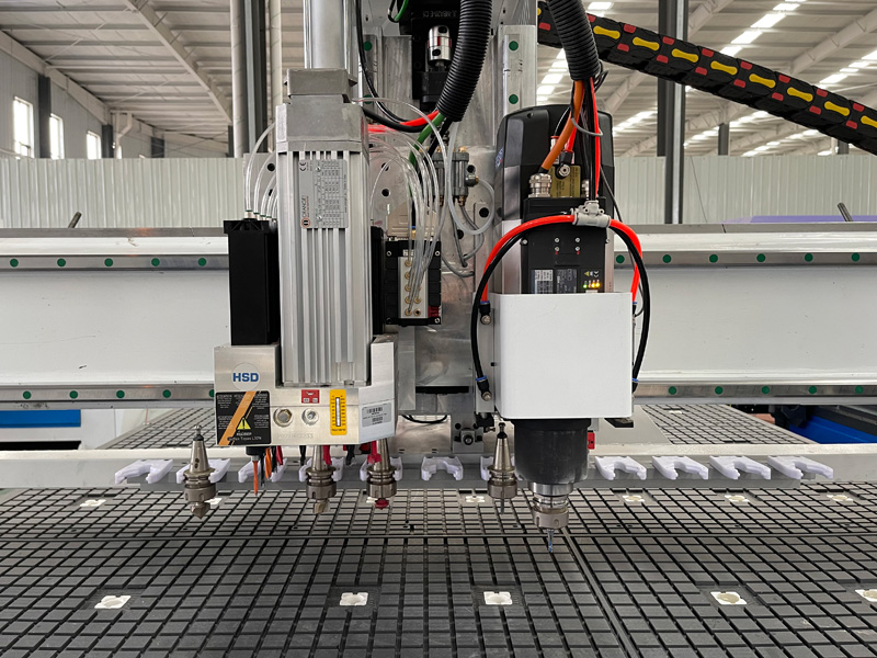 用于定制櫥柜制造的智能嵌套數(shù)控雕刻機(jī)