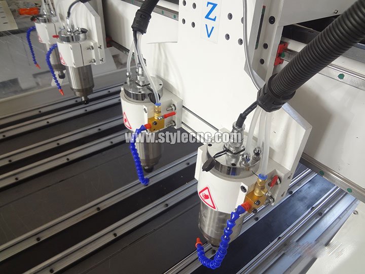 工業(yè) 3D 數(shù)控機(jī)床 4x8 工作臺(tái)出售