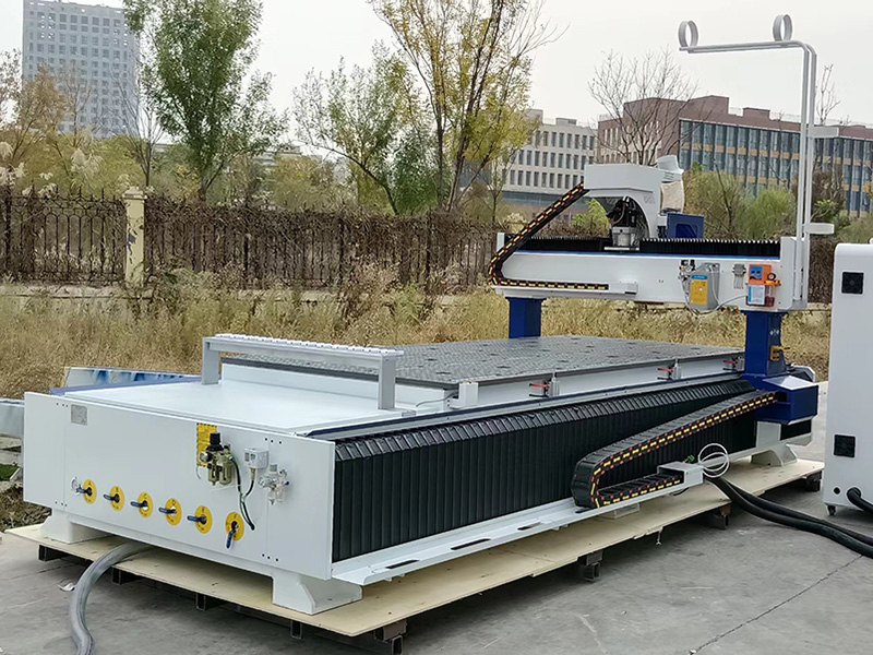 4x8 帶換刀裝置的自動(dòng)換刀數(shù)控木雕機(jī) 4x8 帶換刀裝置的自動(dòng)換刀數(shù)控木雕機(jī)