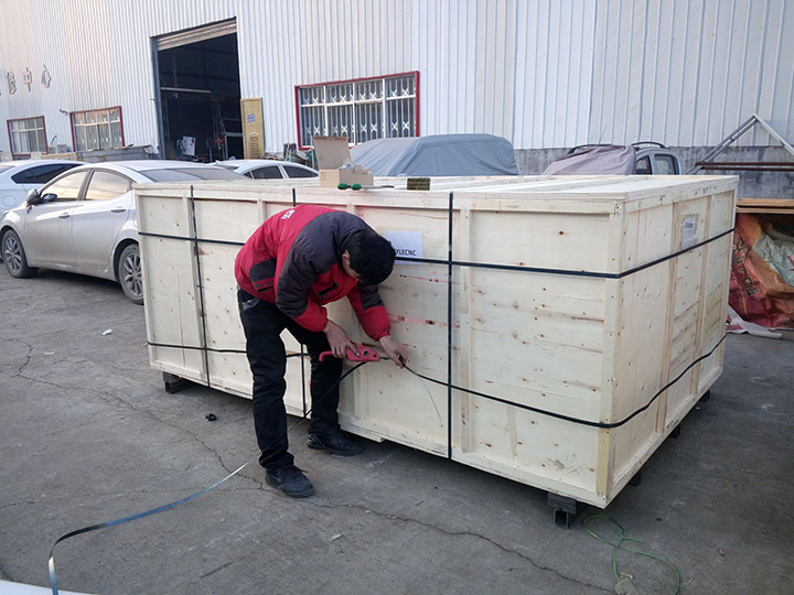 激光切割機(jī)發(fā)貨到厄瓜多爾