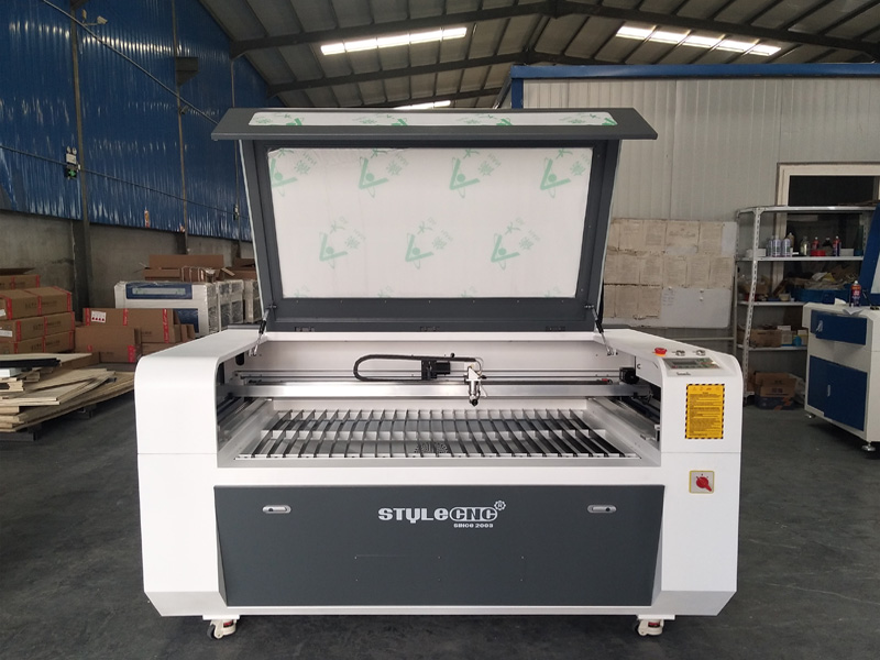 1390數(shù)控激光雕刻切割機(jī)