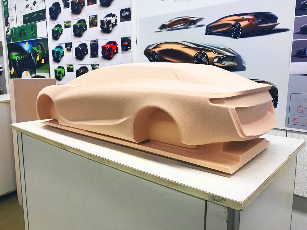 用于車身框架制造項(xiàng)目的五軸數(shù)控雕刻機(jī)機(jī)