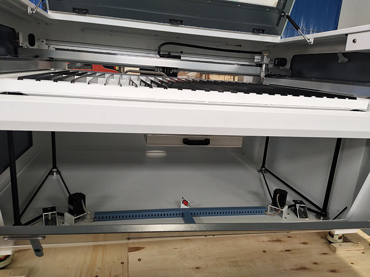 激光木雕刻臺(tái)