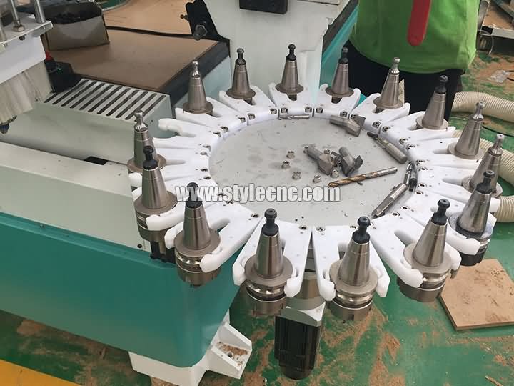 盤(pán)式自動(dòng)換刀裝置