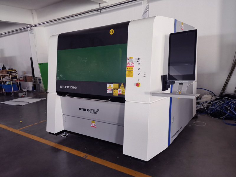 適合初學(xué)者的入門級小型金屬激光切割機(jī)