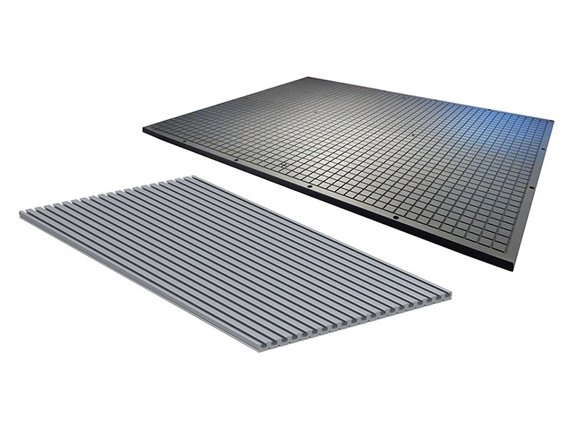 如何選擇數控雕刻機的真空工作臺和T型槽工作臺？