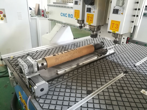 帶車床附件的氣動自動換刀數(shù)控雕刻刻機 帶車床附件的氣動自動換刀數(shù)控雕刻刻機