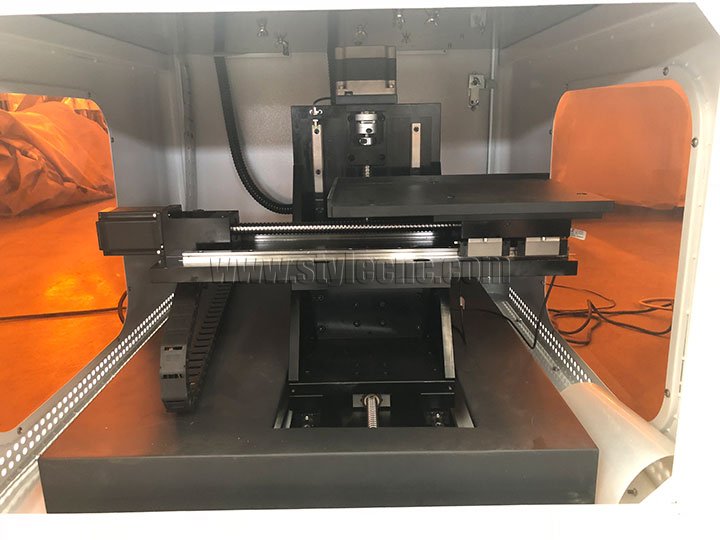 所有軸傳動采用高精度滾珠絲杠， 3D 激光雕刻機