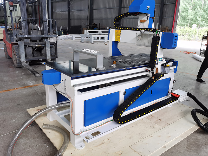 適合家庭使用的帶換刀裝置的小型臺式數(shù)控雕刻機(jī)