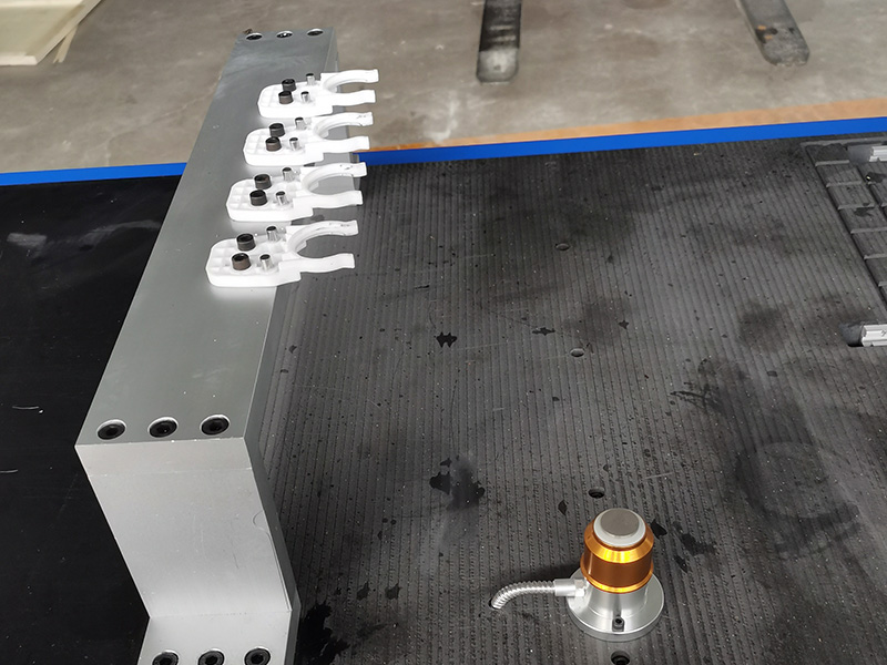 STG6090 帶第四旋轉(zhuǎn)軸的鋁合金臺(tái)式數(shù)控雕刻機(jī)