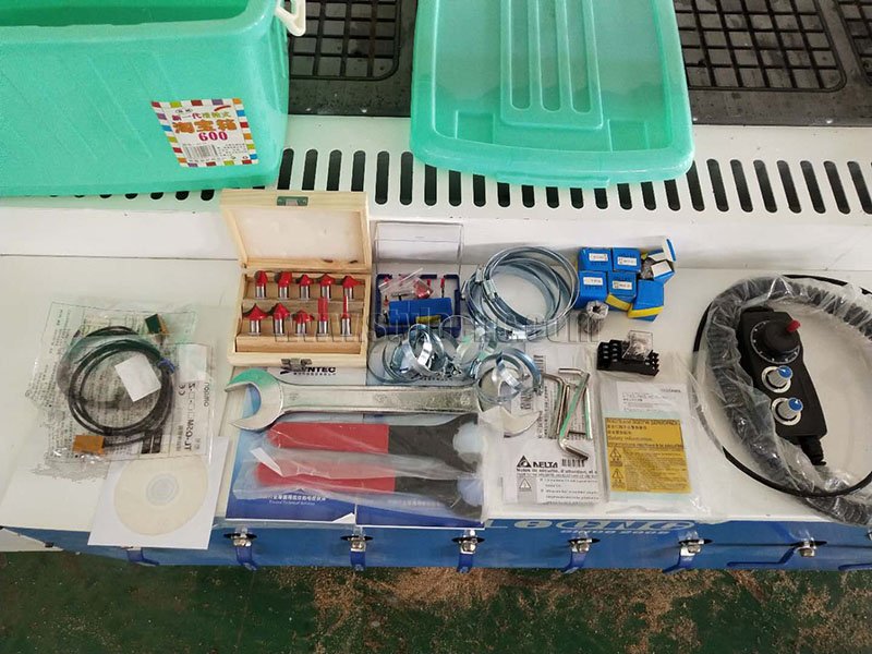 自動(dòng)換刀數(shù)控雕刻刻機(jī)工具