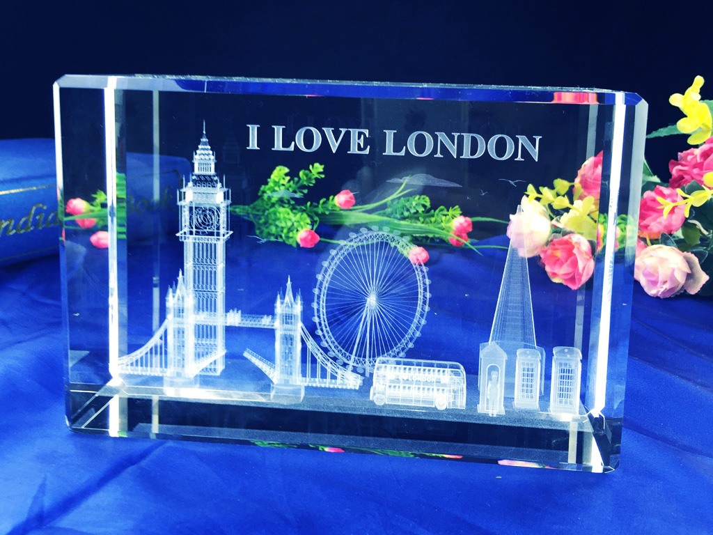 激光雕刻個性化 3D 水晶藝術(shù)