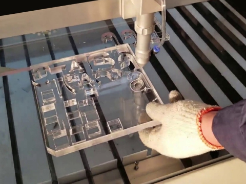 STJ1390 CO2 激光切割機 20mm 亞克力板