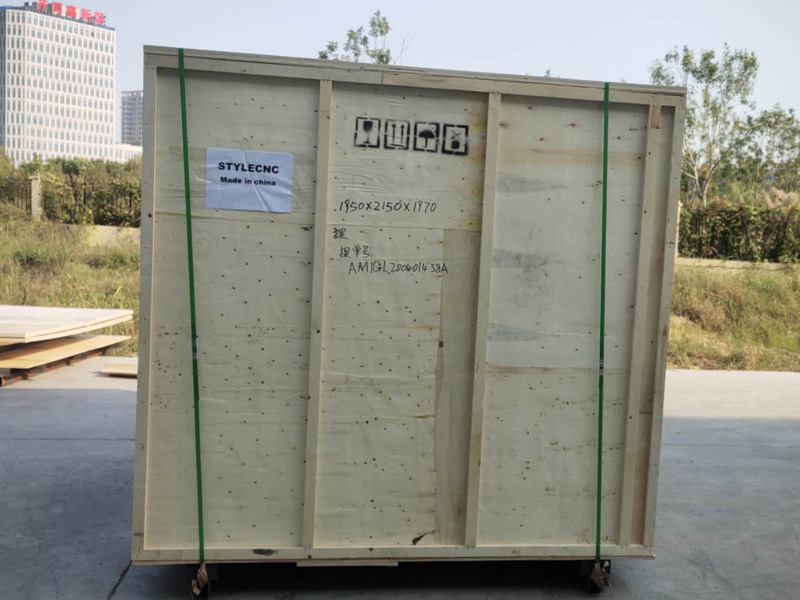 包裝 4x4 業(yè)余愛好數(shù)控銑床 STG1212 帶 4 個(gè)主軸