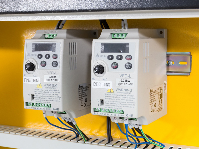 臺(tái)灣臺(tái)達(dá)封邊機(jī)變頻器