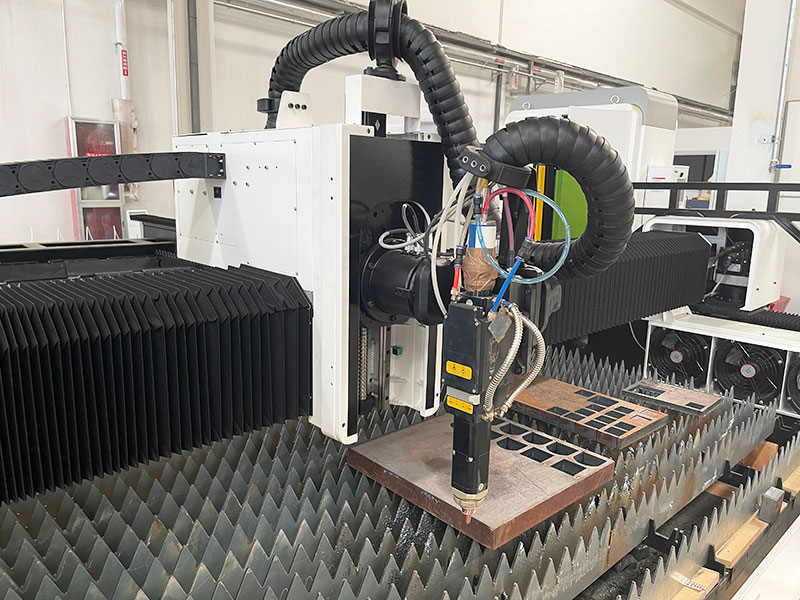 斜角激光金屬切割機(jī) 斜角激光金屬切割機(jī)