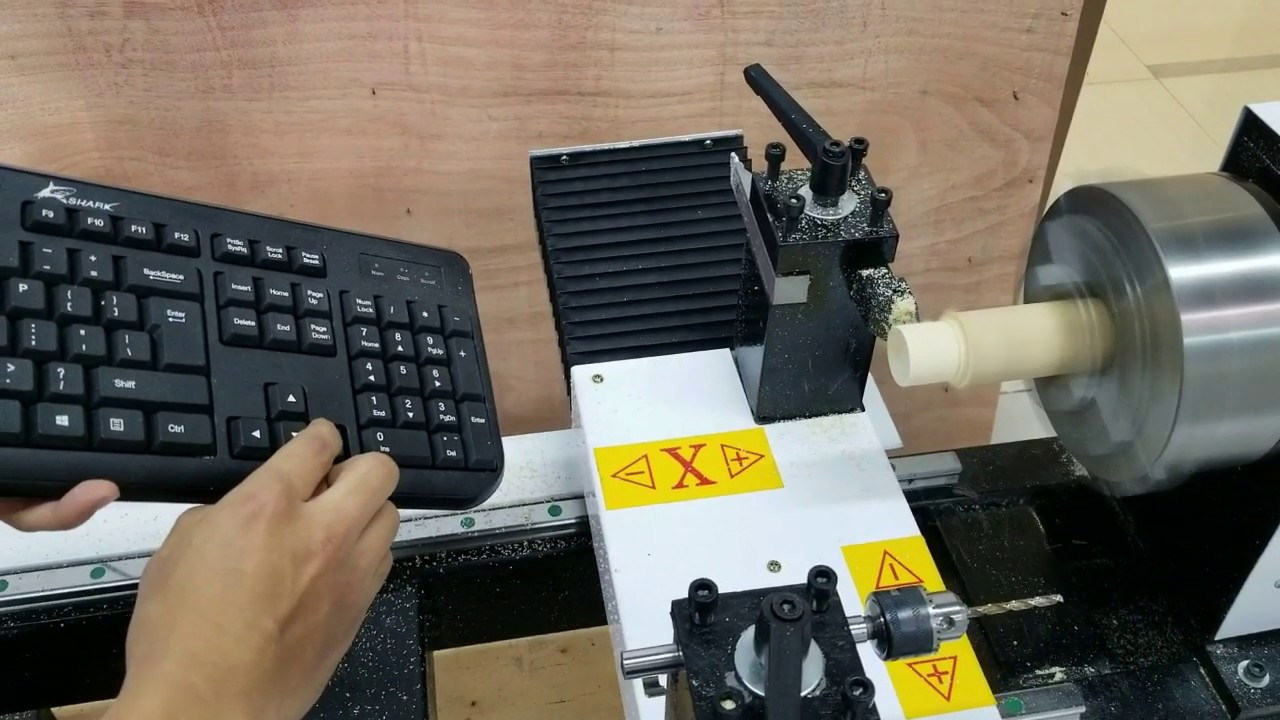 適合初學(xué)者的迷你木工車床 - 設(shè)置和演示 適合初學(xué)者的迷你木工車床 - 設(shè)置和演示