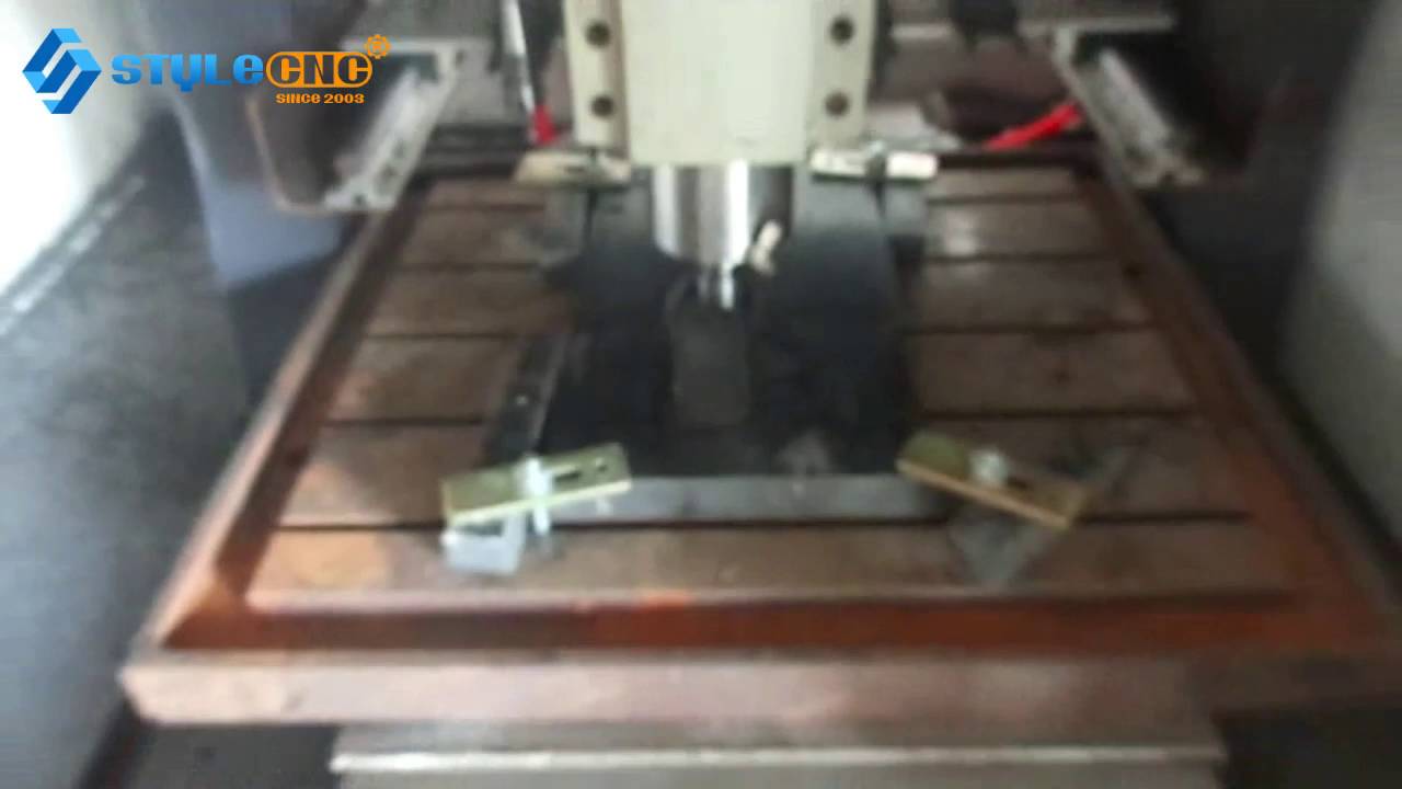 帶自動(dòng)換刀裝置的自動(dòng)換刀CNC 鞋模制造機(jī) 帶自動(dòng)換刀裝置的自動(dòng)換刀CNC 鞋模制造機(jī)