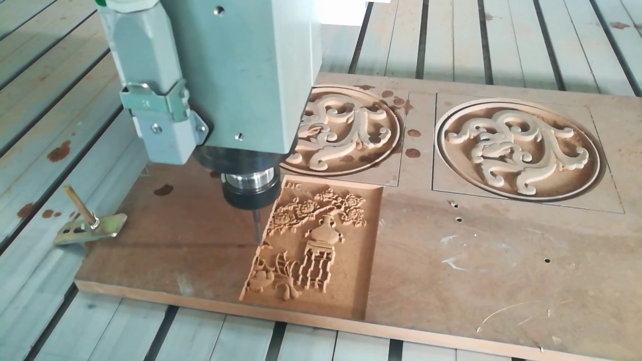 卡塔爾四軸數(shù)控雕刻機，配有 2m*4m 大工作臺