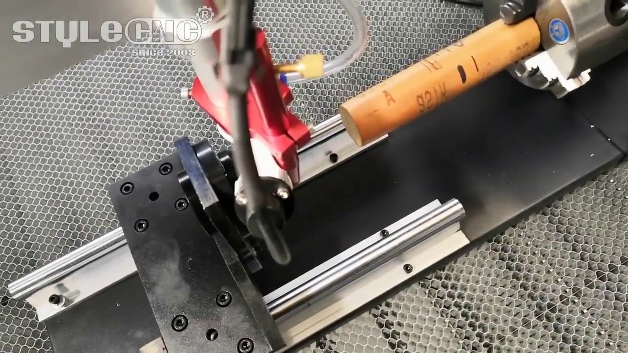 如何使用激光雕刻切割機的旋轉(zhuǎn)附件？